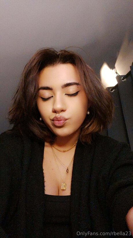 Rbella23 naked actress image