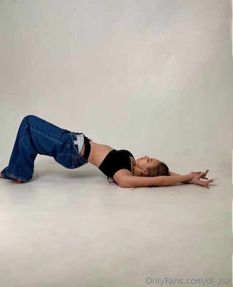 Di Zizi perfect model pic