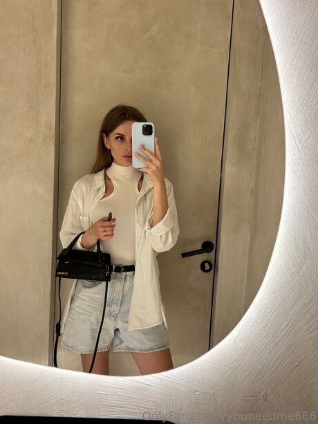 Youneedme666 star erotic galleries