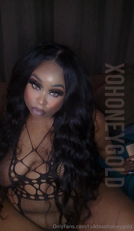 Talktoxohoneygold sexy actress photos