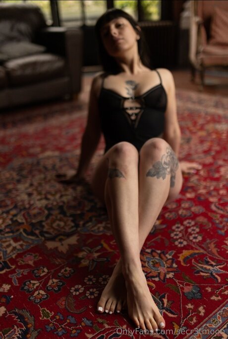 Secr3tmoon model nudes images