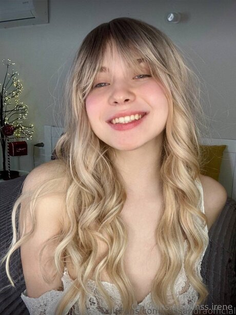 Mss Irene sexy actress img