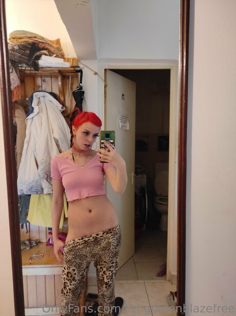 Lizi Goldenblazefree model hd archive