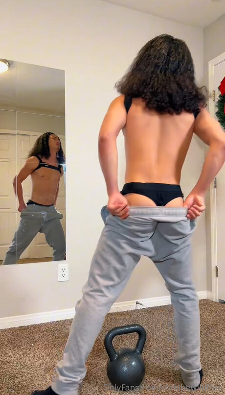 Chrissenpaibro hot actress image