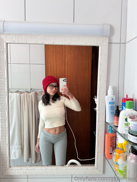 Gigymnast pornographic actress photo