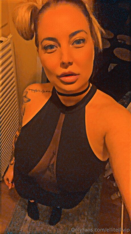 Ellitellivip star nude picture