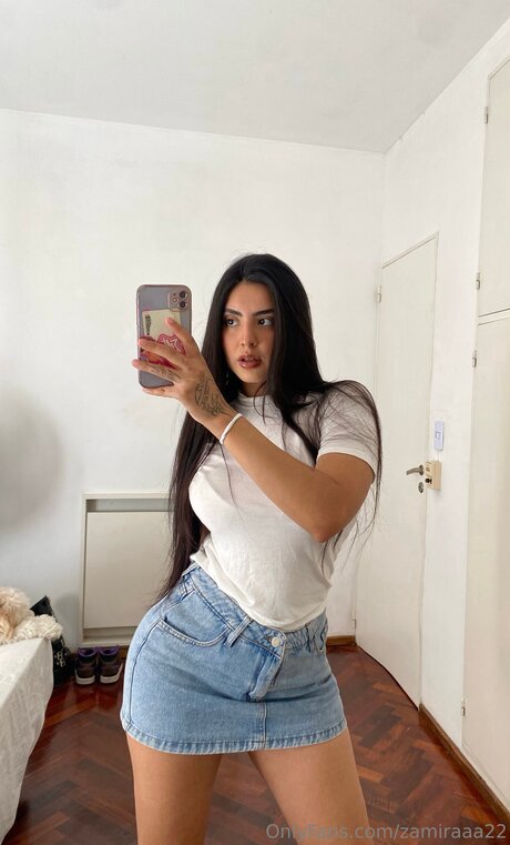Zamiraaa22 porn model image