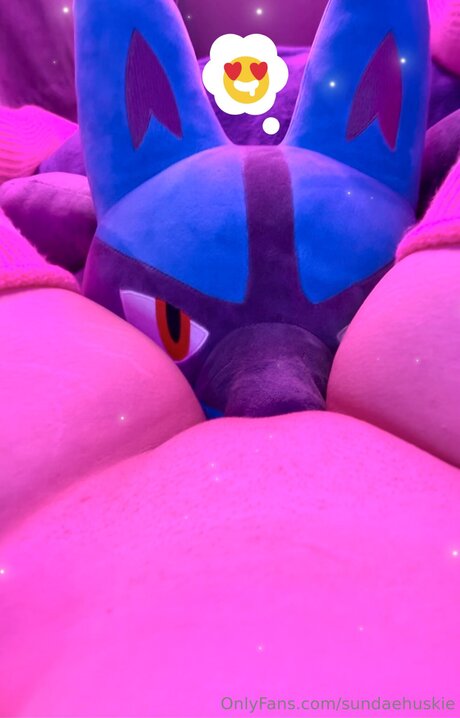 Sundaehuskie model free pics