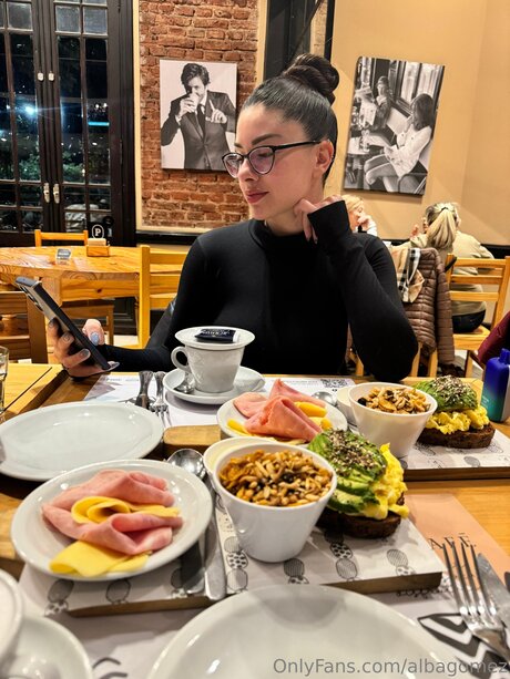 Albagomez model exclusive img