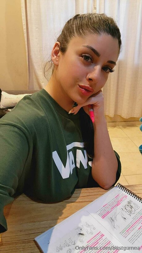 Albagomez perfect actress picture