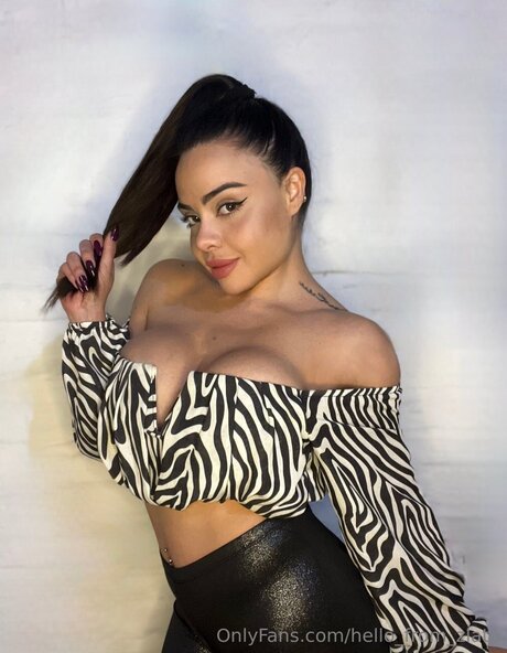 social media influencer onlyfans hot nude pictures