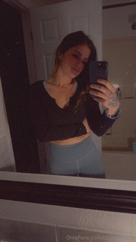 social media influencer onlyfans hot xxx pic