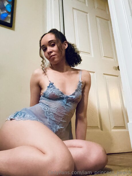 Iam Princess Peach model hd pictures