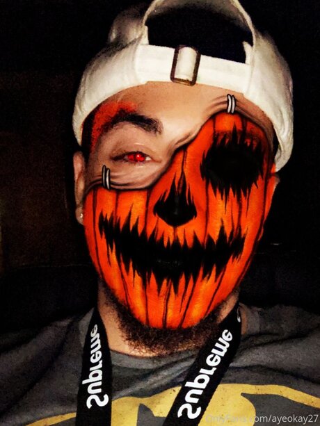 Ayeokay27 naked model photo