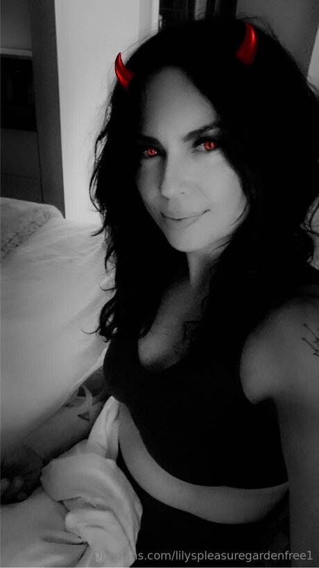 Lilyspleasuregardenfree1 star top images