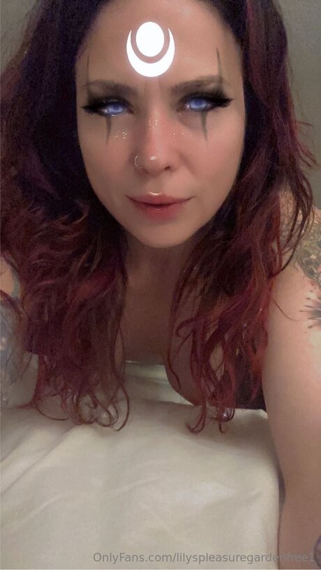 Lilyspleasuregardenfree1 star nude gallery