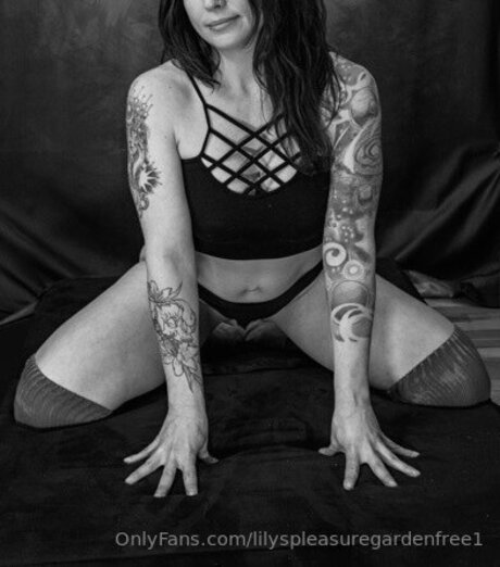 Lilyspleasuregardenfree1 perfect model pic