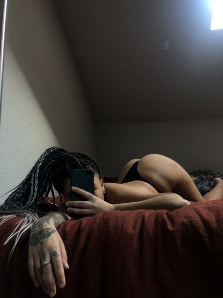 vieraralyn model nude img