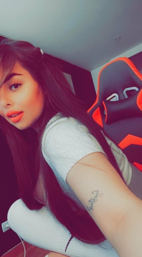 hairy pussy onlyfans naked pic