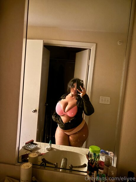 Eliyee model free photo