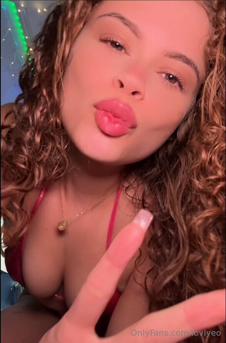 Lovlyeo pornstar adult picture
