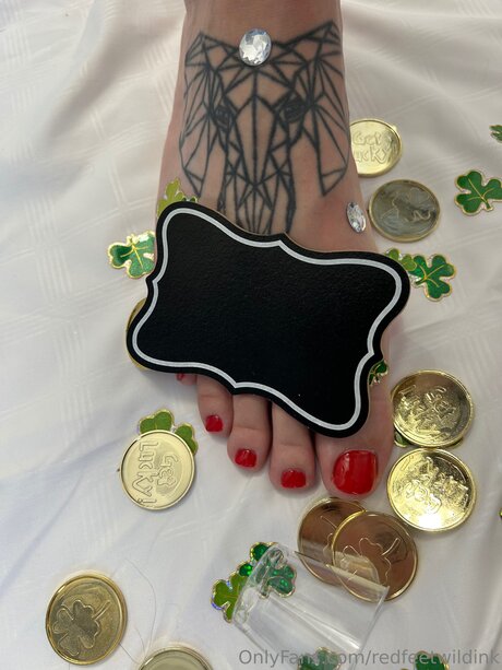 Redfeetwildink star naked galleries