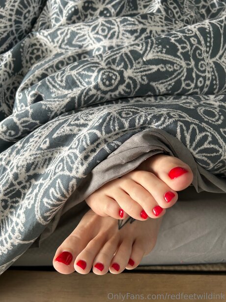 Redfeetwildink model nude img