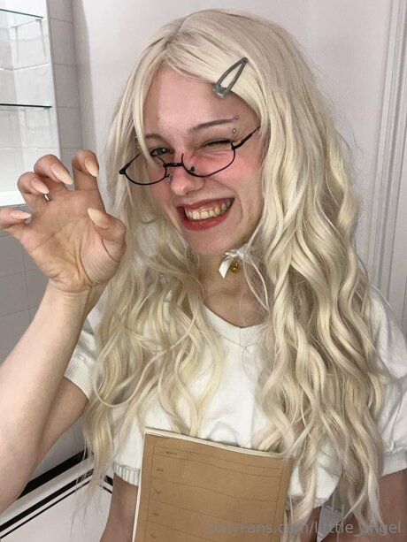 Litttle Angel nudes star photo