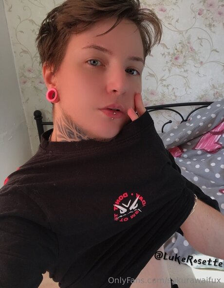 Sakurawaifux star hot photo