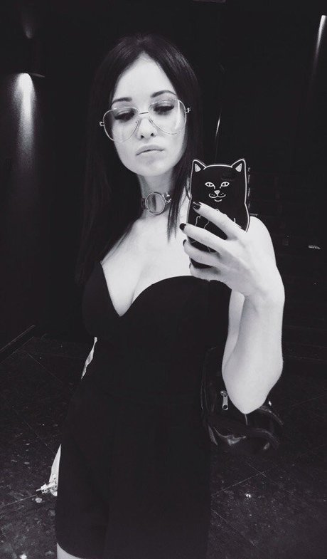 Ganja Babe model porn pic