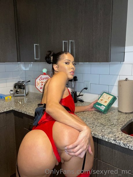 Sexy Red hd pornstar gallery