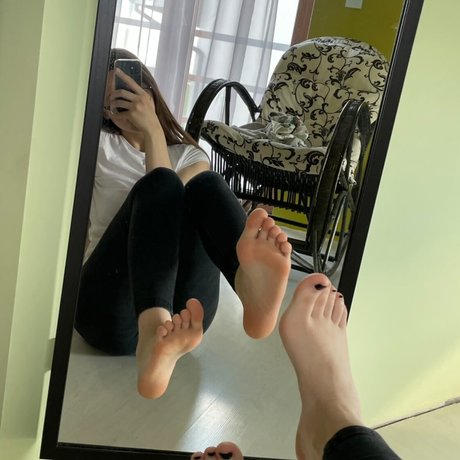 Nyakich star nude image