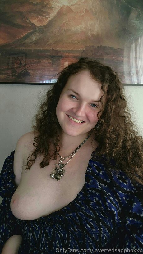 Invertedsapphoxxx erotic star picture