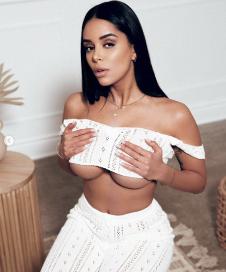 cheating onlyfans nude pic