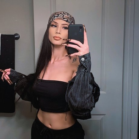 Platinumsilk pornstar perfect pic