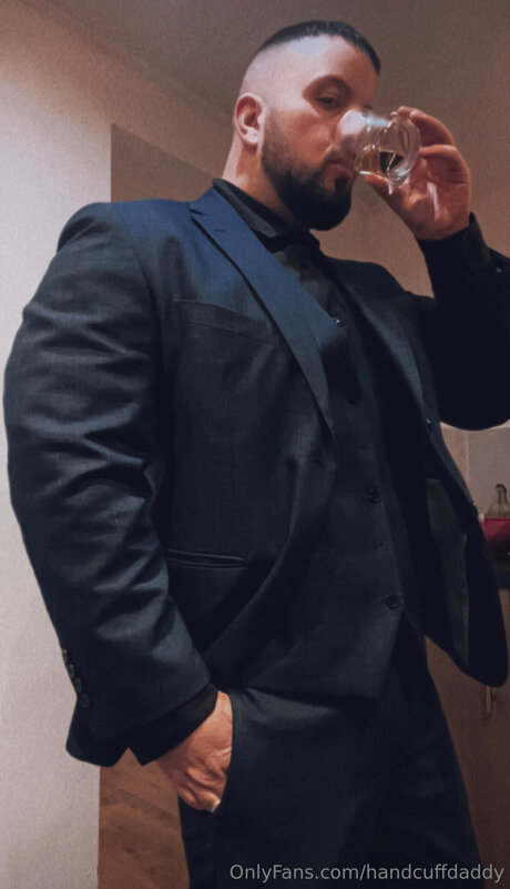 Handcuffdaddy model naked pics