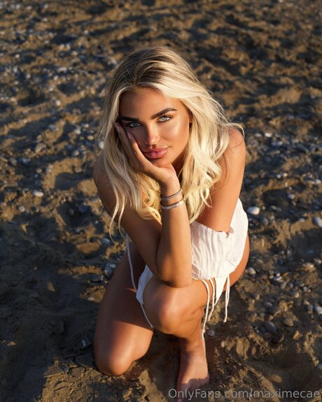 Maximecae pornstar exclusive picture