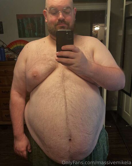 Massivemikela beautiful model image