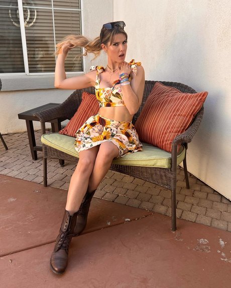 spanking onlyfans free naked picture