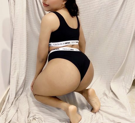 zorilee beautiful pornstar img