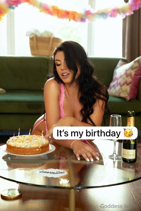 Therealgoddessisis nude pornstar img