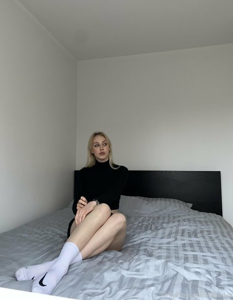 pool threesome onlyfans naked pics