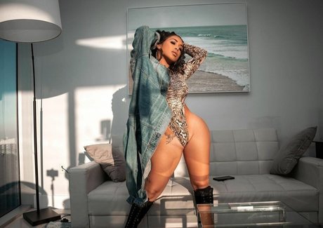 Jasmin Cadavid erotic model archive