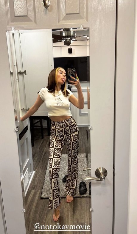 Zoey Deutch beautiful star picture