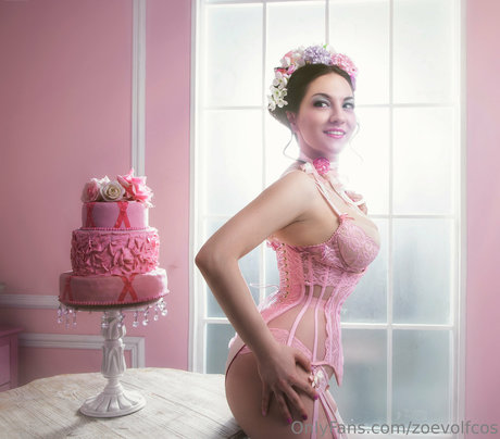 zoevolfcos nudes star galleries