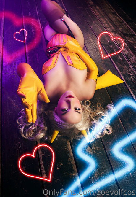 zoevolfcos star nude gallery