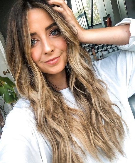 Zoe Sugg nude actress img