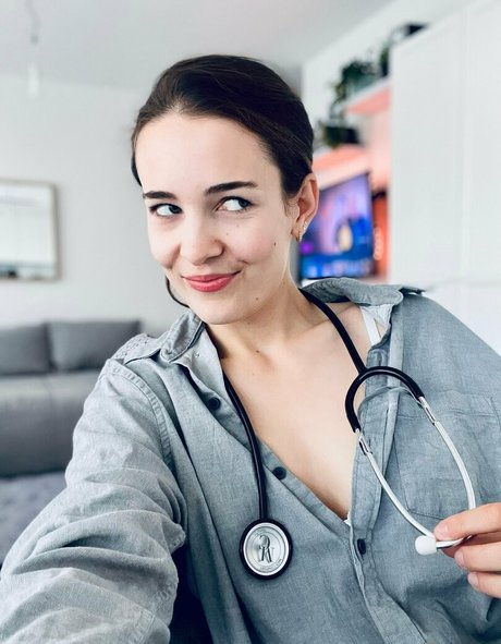 zoenafree nudes actress photo