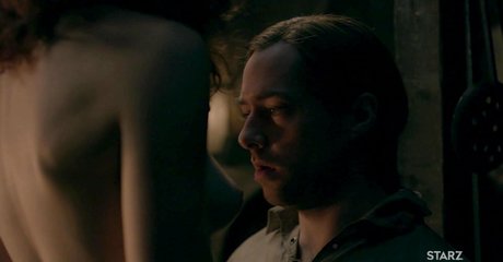 Sophie Skelton free model pic