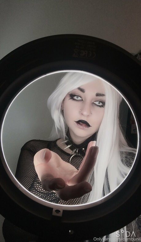 Gremlinbxtch art actress pic